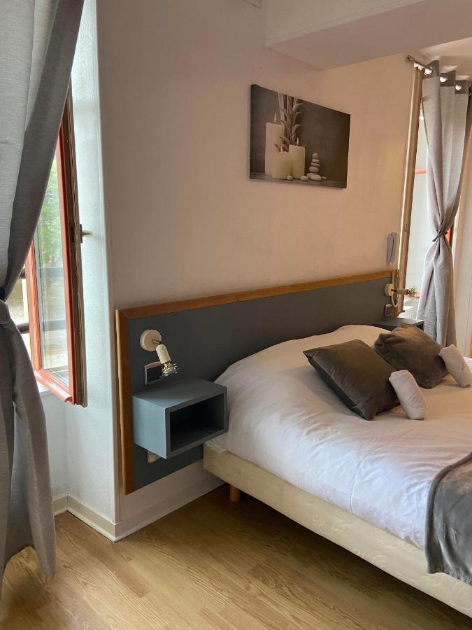Hotel Du Cerf La Guerche-sur-l'Aubois Ngoại thất bức ảnh