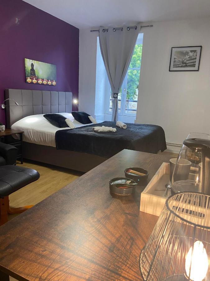 Hotel Du Cerf La Guerche-sur-l'Aubois Ngoại thất bức ảnh