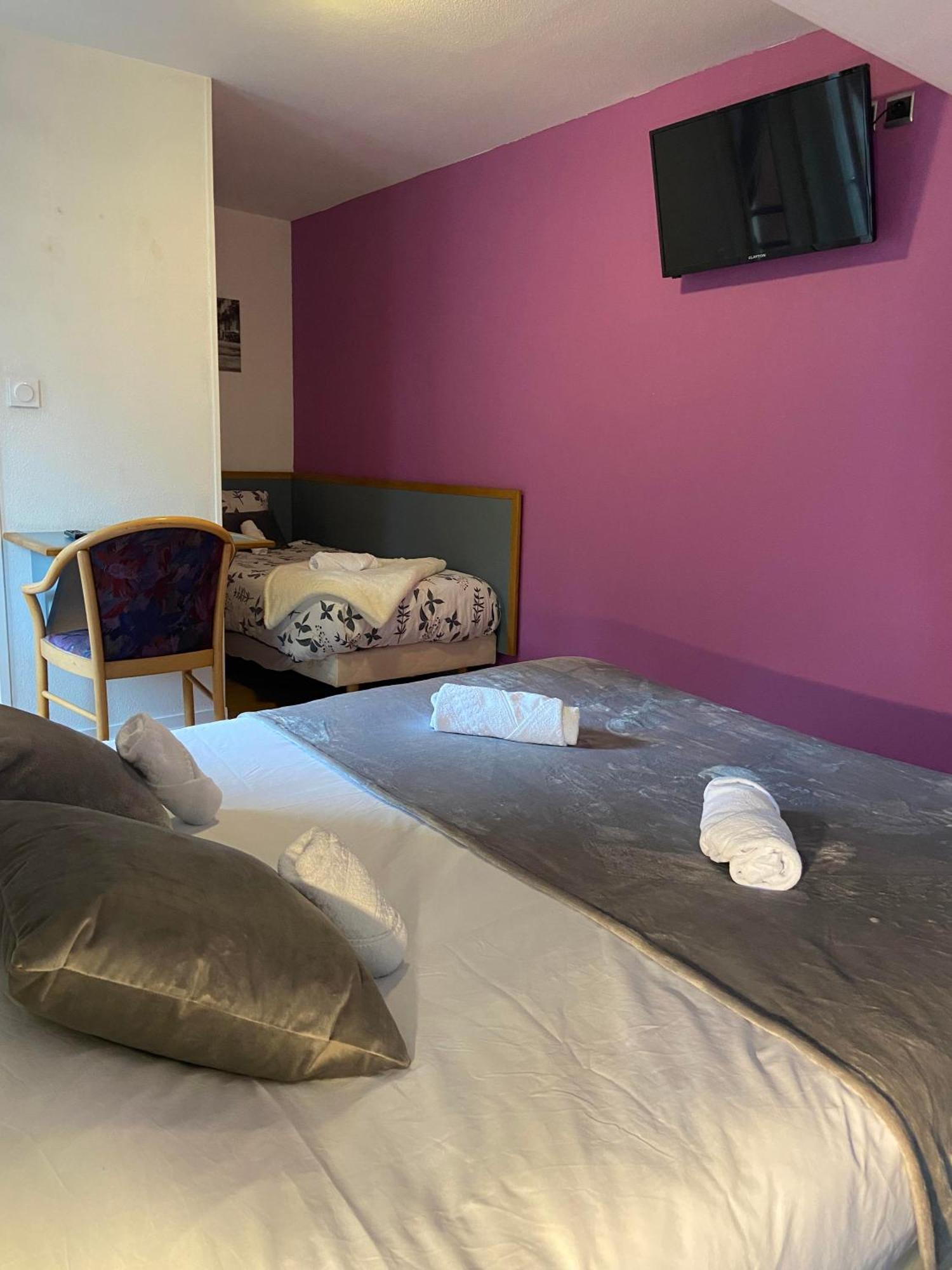 Hotel Du Cerf La Guerche-sur-l'Aubois Phòng bức ảnh